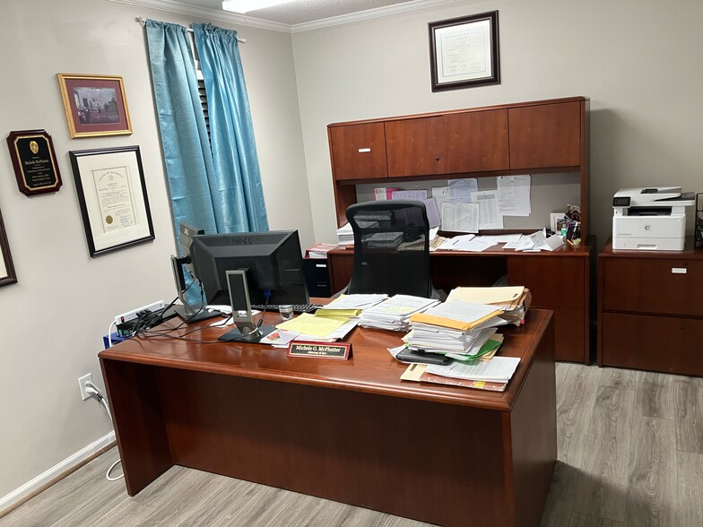 2922 Audrey Dr, Gastonia, NC for lease - Interior Photo - Image 2 of 29