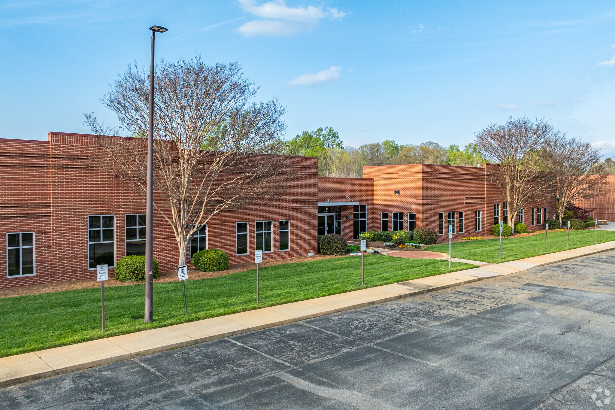 4001 Piedmont Pky, High Point, NC for sale Primary Photo- Image 1 of 1