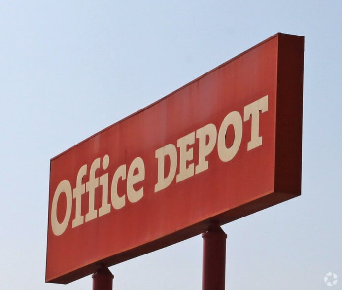 6446 Telegraph Rd, Commerce, CA for lease - Building Photo - Image 2 of 6