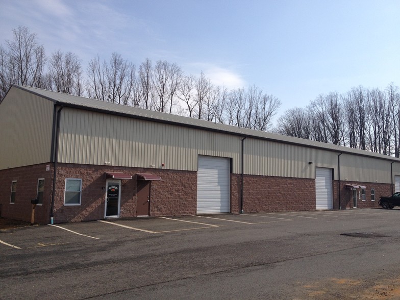 242 Possum Hollow Rd, Monroe Township, NJ for lease - Building Photo - Image 1 of 9