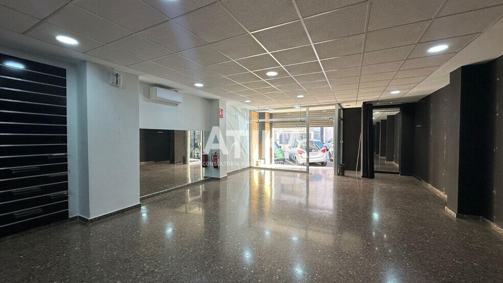 Retail in Ontinyent for lease - Building Photo - Image 2 of 9