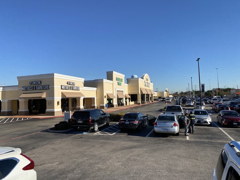 17360-17458 Hwy 290, Houston, TX for lease - Building Photo - Image 3 of 10