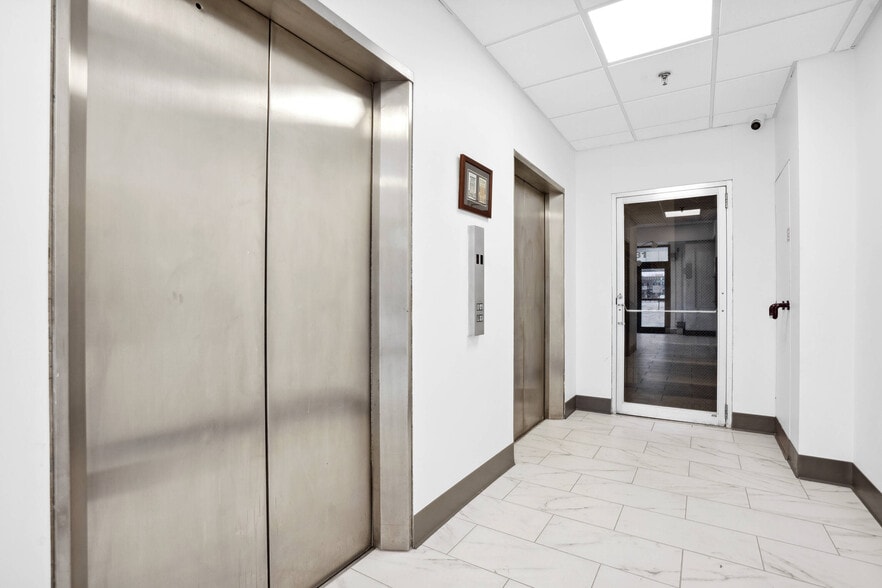 531 Commercial St, Waterloo, IA for lease - Interior Photo - Image 3 of 3