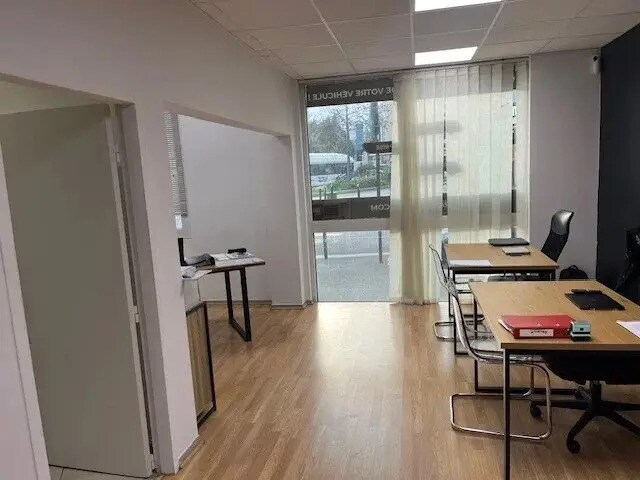 Retail in Nice for lease - Building Photo - Image 2 of 7