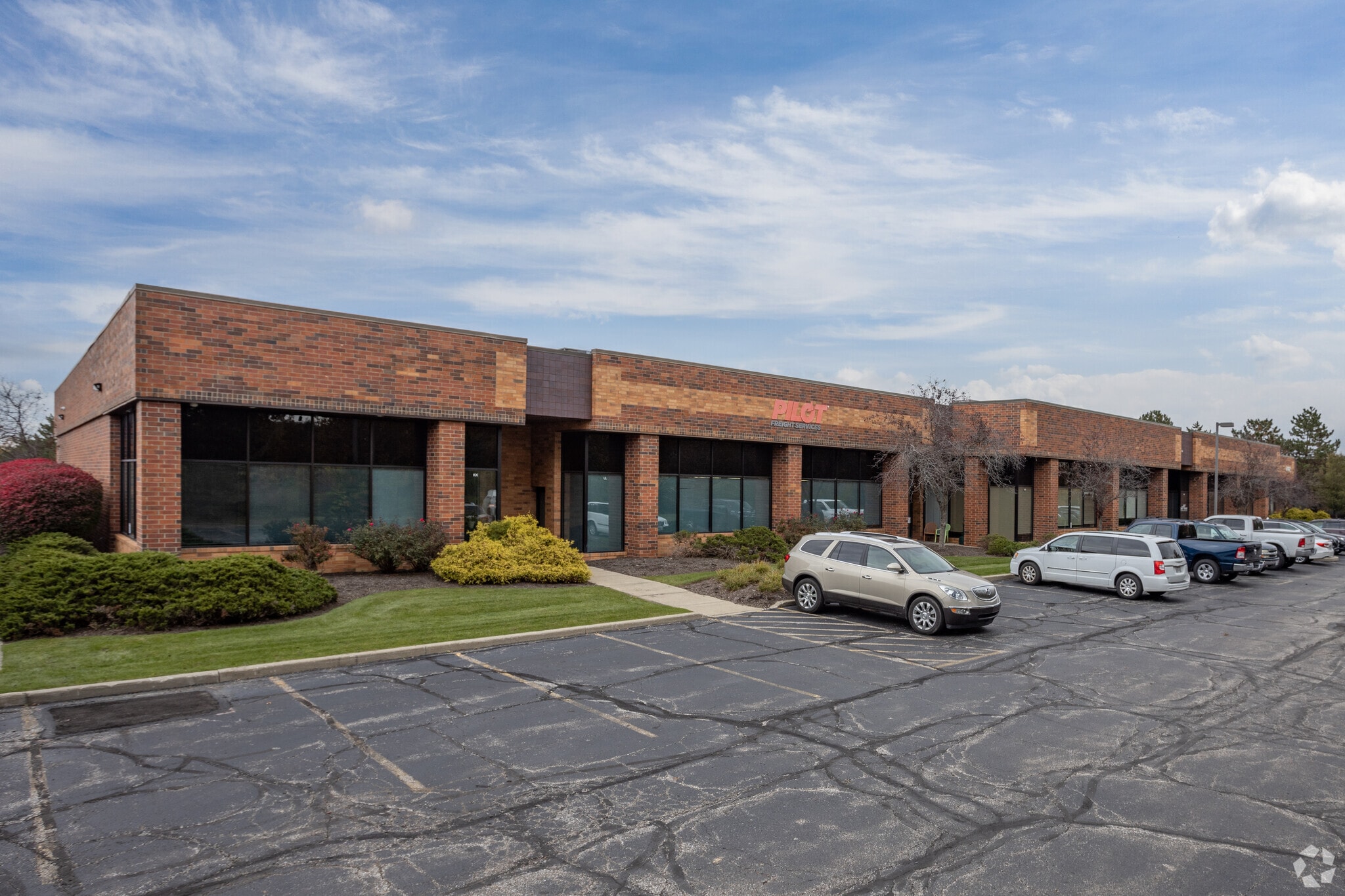 6950 Engle Rd, Middleburg Heights, OH for lease Primary Photo- Image 1 of 7