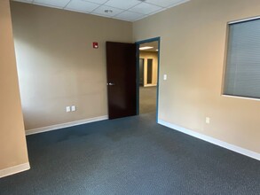 13095-13099 N Telecom Pky, Tampa, FL for lease Interior Photo- Image 2 of 7