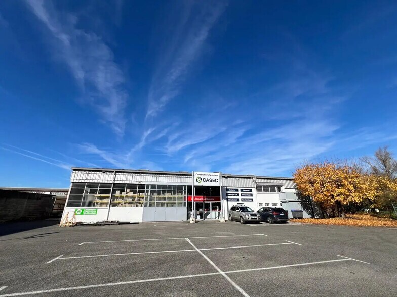 Flex in Annecy for sale - Building Photo - Image 1 of 21