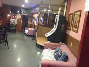 Retail in Madrid, Madrid for lease Interior Photo- Image 2 of 3