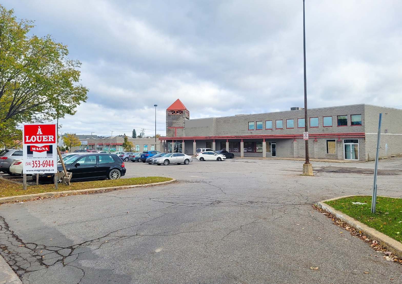 6215-6247 Boul Des Laurentides, Laval, QC for lease Primary Photo- Image 1 of 4