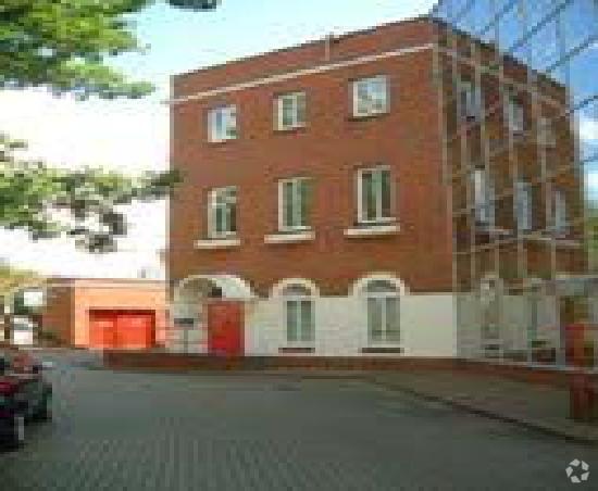 4 Spring Villa Rd, Edgware for lease Building Photo- Image 1 of 4