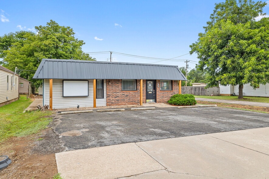 1600 S Choctaw Ave, El Reno, OK for lease - Building Photo - Image 2 of 22
