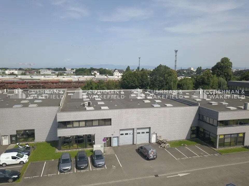 Flex in Niederhausbergen for lease Building Photo- Image 1 of 11