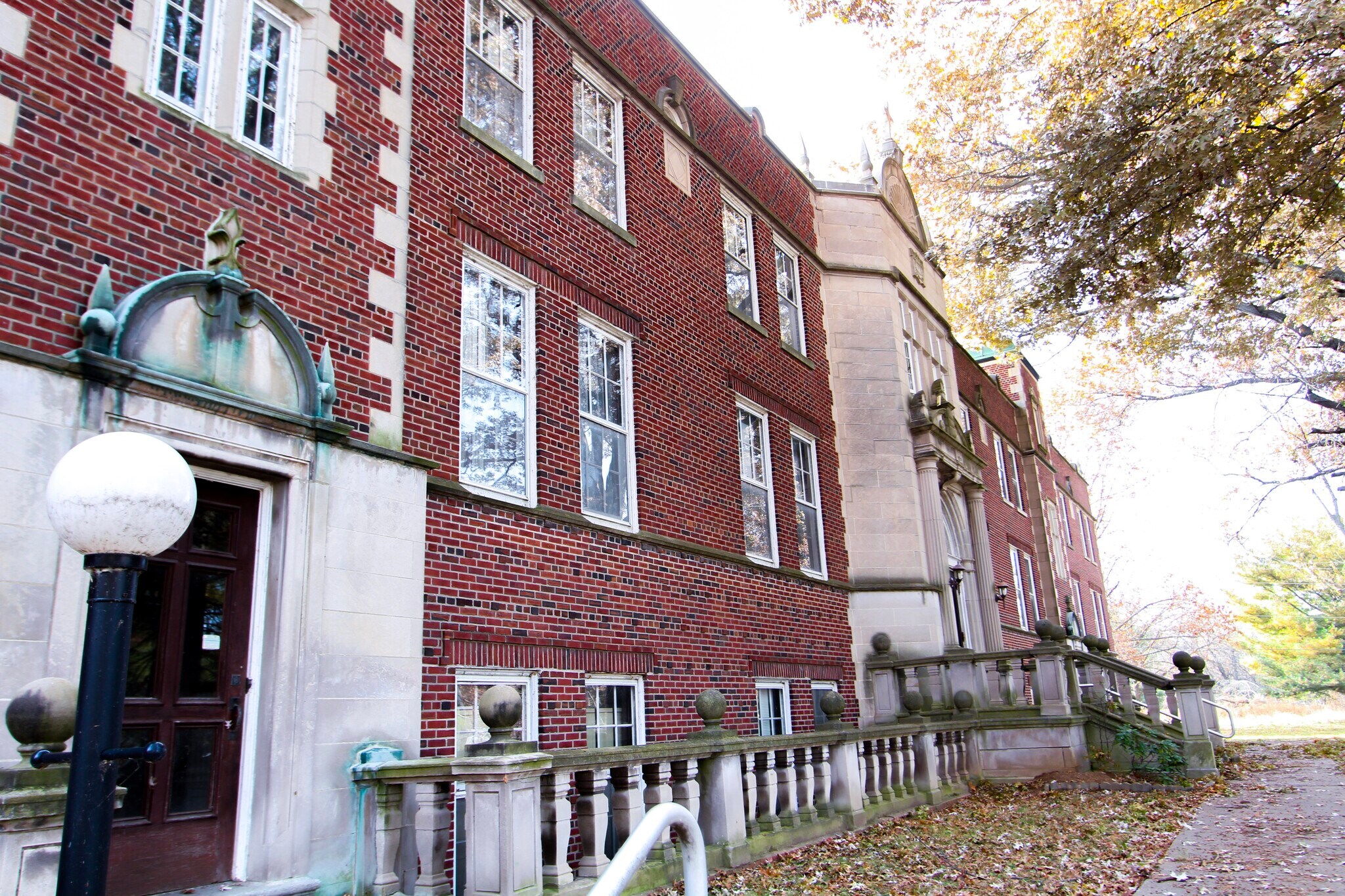 845 Danforth St, Alton, IL 62002 Health Care for Sale