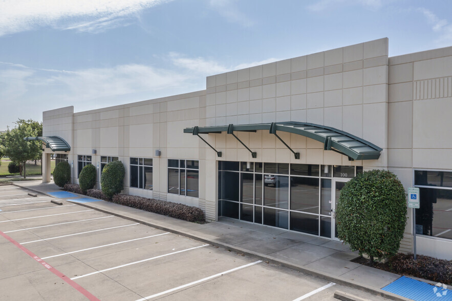 530 E Corporate Dr, Lewisville, TX for lease - Building Photo - Image 3 of 8