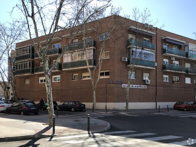 Multifamily in Madrid, MAD for sale - Primary Photo - Image 1 of 2