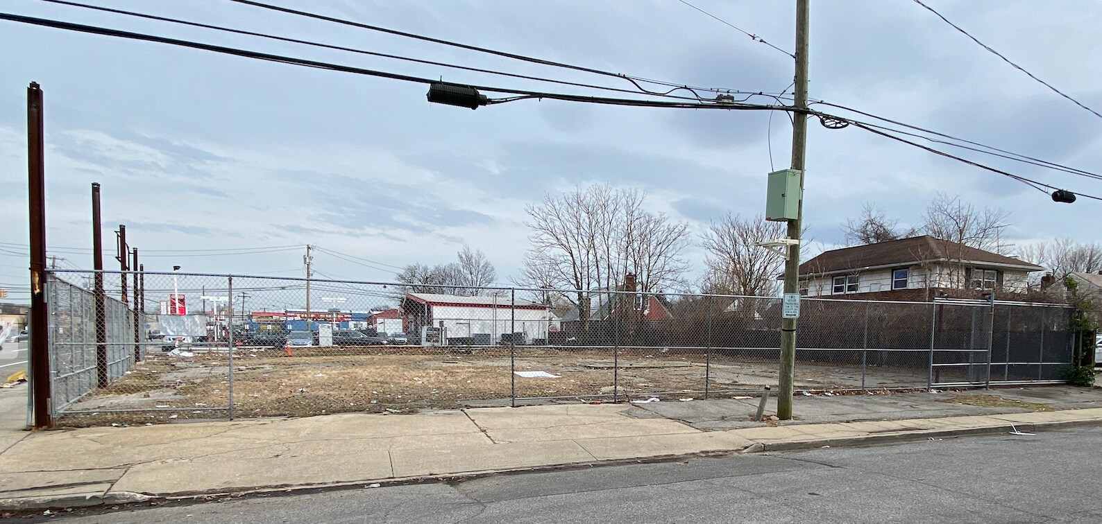 23702 Linden Blvd, Elmont, NY 11003