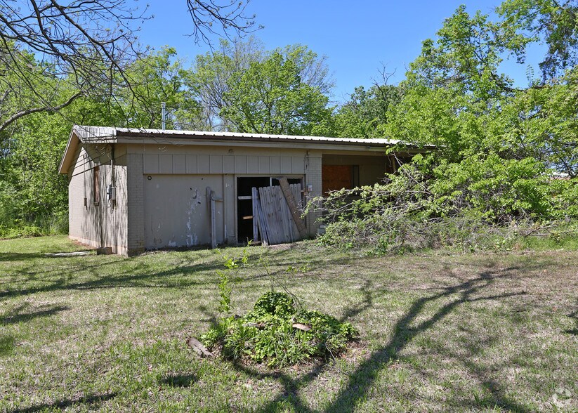 1414 Clear Lake Rd, Weatherford, TX 76086