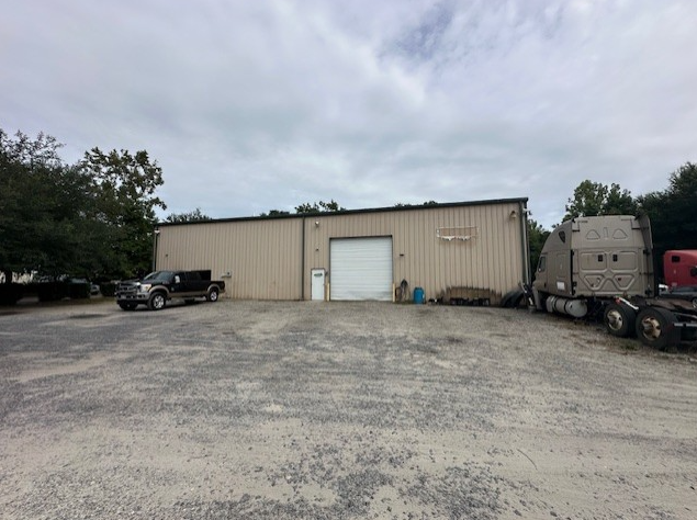 2675 Industrial Ave, North Charleston, SC for lease - Building Photo - Image 2 of 8