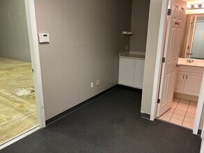 2350 S Midwest Blvd, Oklahoma City, OK for lease Interior Photo- Image 2 of 3