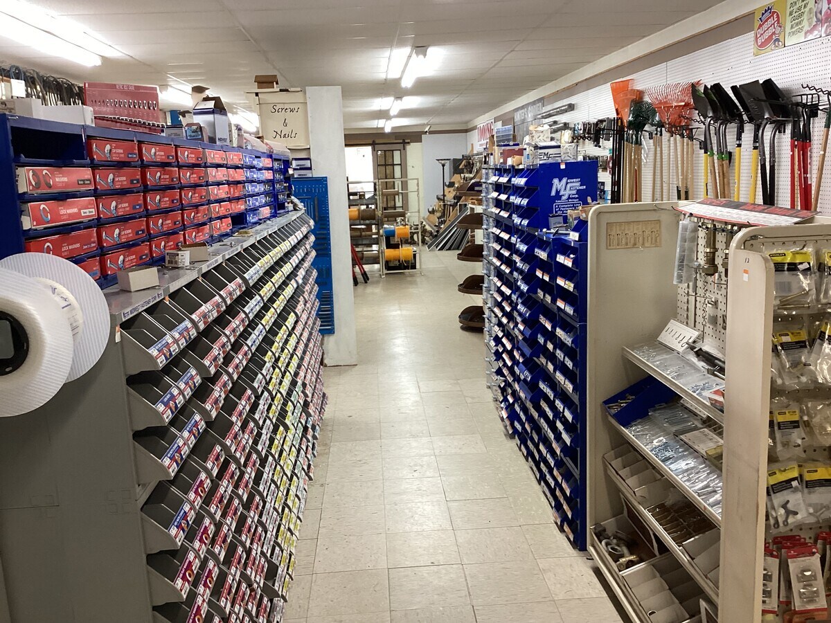 7811 Main, Dozier, AL 36028 Dozier Building Supply