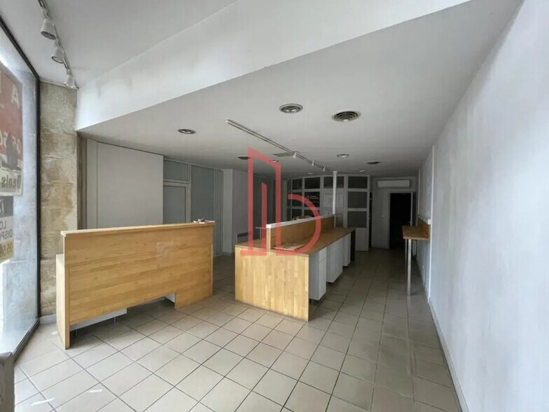 Office in Bordeaux for lease - Interior Photo - Image 2 of 6
