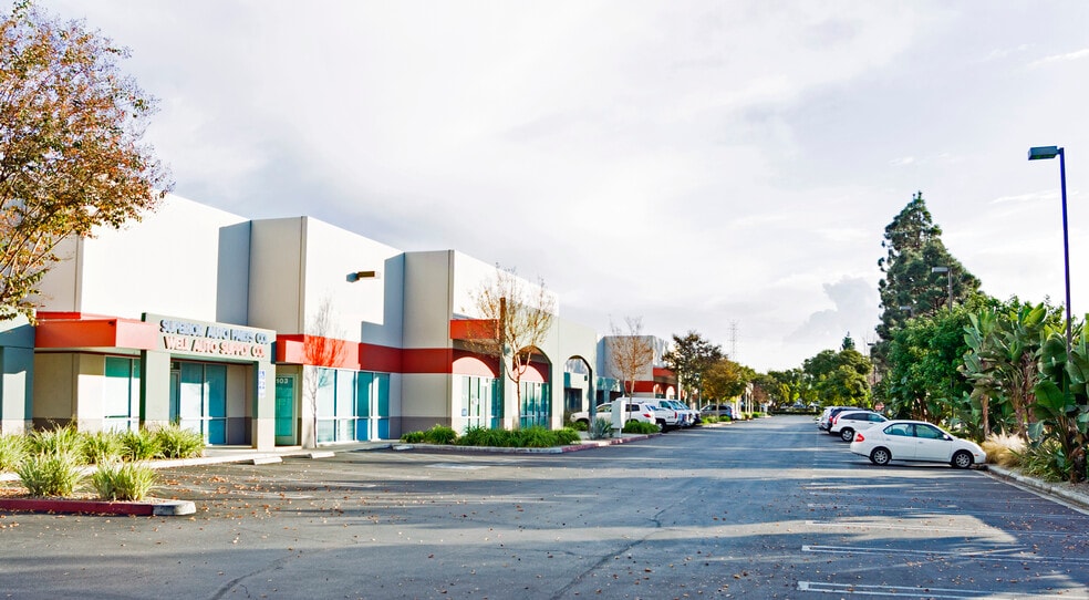 12711 Ramona Blvd, Baldwin Park, CA for lease - Building Photo - Image 2 of 46