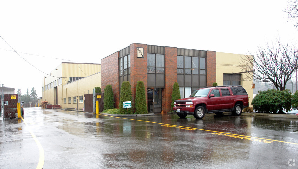 6324 202nd St SW, Lynnwood, WA for lease - Building Photo - Image 1 of 6