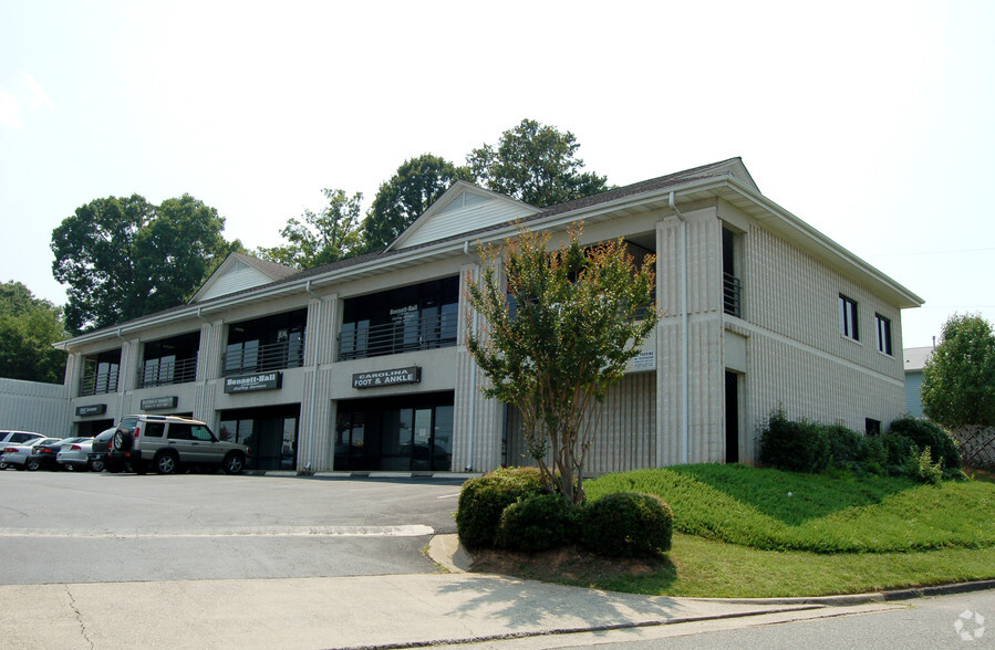 365 N New Hope Rd, Gastonia, NC for lease - Building Photo - Image 3 of 9