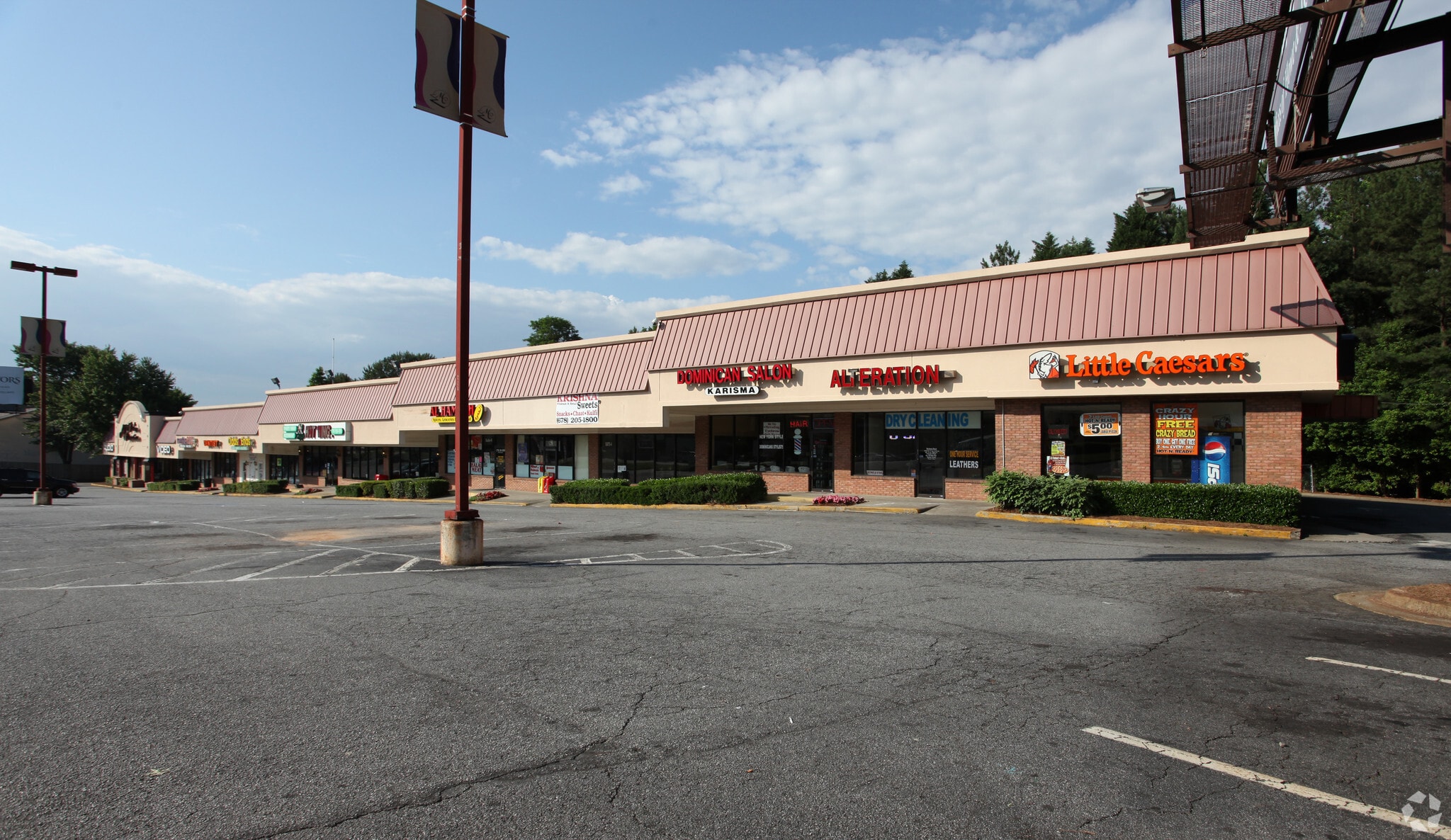 895 Indian Trail Lilburn Rd NW, Lilburn, GA for sale Primary Photo- Image 1 of 1