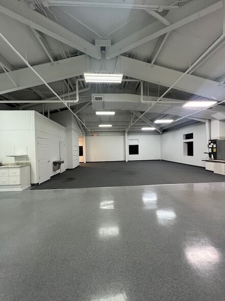 1230 N US Highway 1, Ormond Beach, FL for lease - Interior Photo - Image 2 of 10