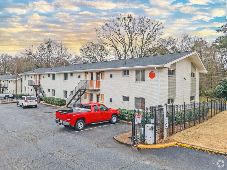2453 Coronet Way NW, Atlanta, GA for sale - Primary Photo - Image 1 of 1