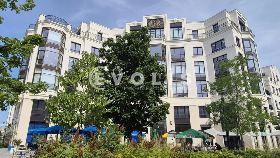 Office in Chessy for sale - Building Photo - Image 1 of 4