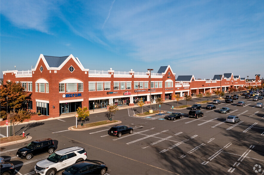 44110 Ashburn Village Shopping Plz, Ashburn, VA for lease - Building Photo - Image 2 of 4