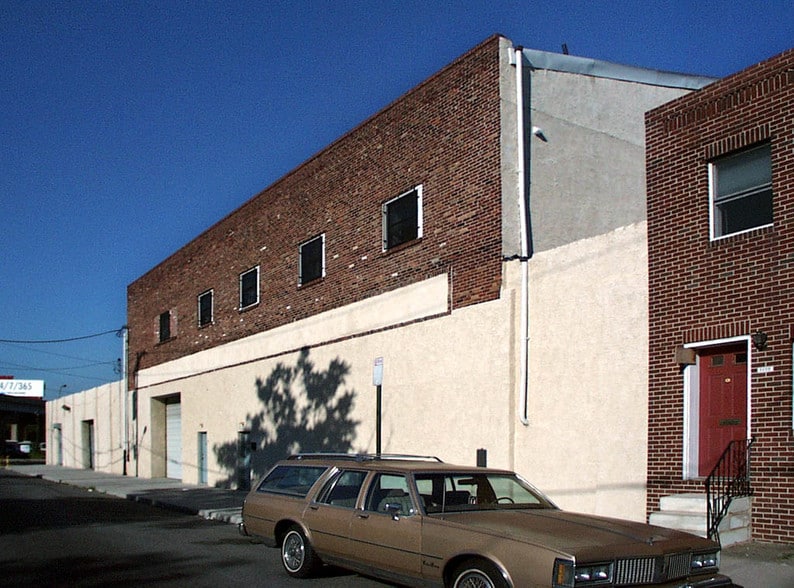 1201 S 32nd St, Philadelphia, PA for lease - Building Photo - Image 2 of 2