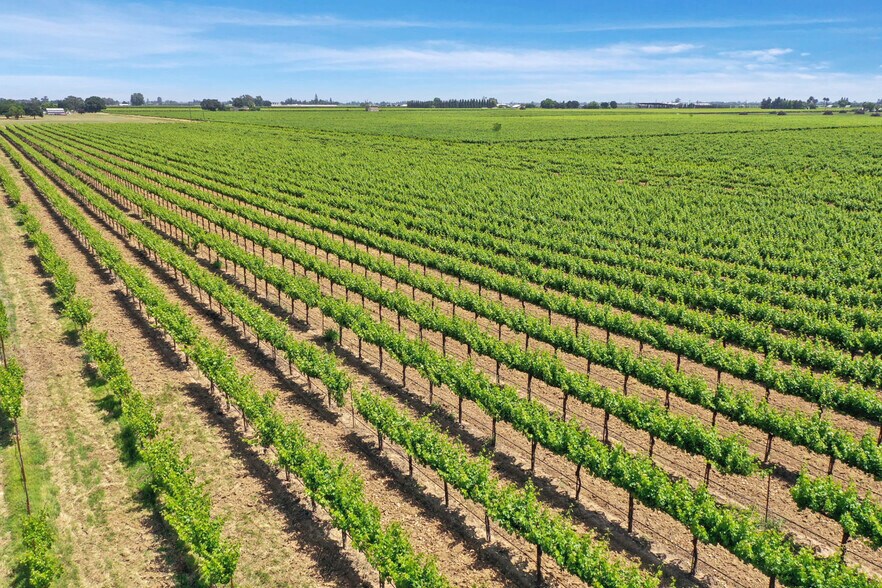 5244 Jahant Rd, Galt, CA 95632