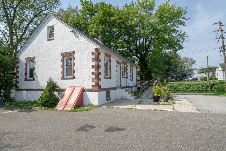 3150 Concord Rd, Aston, PA 19014