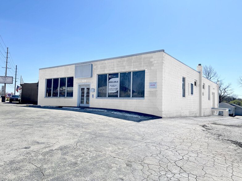 9216 St Charles Rock Rd, Saint Louis, MO for lease - Building Photo - Image 2 of 4