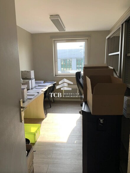 Office in Saint-Herblain for lease - Interior Photo - Image 3 of 8
