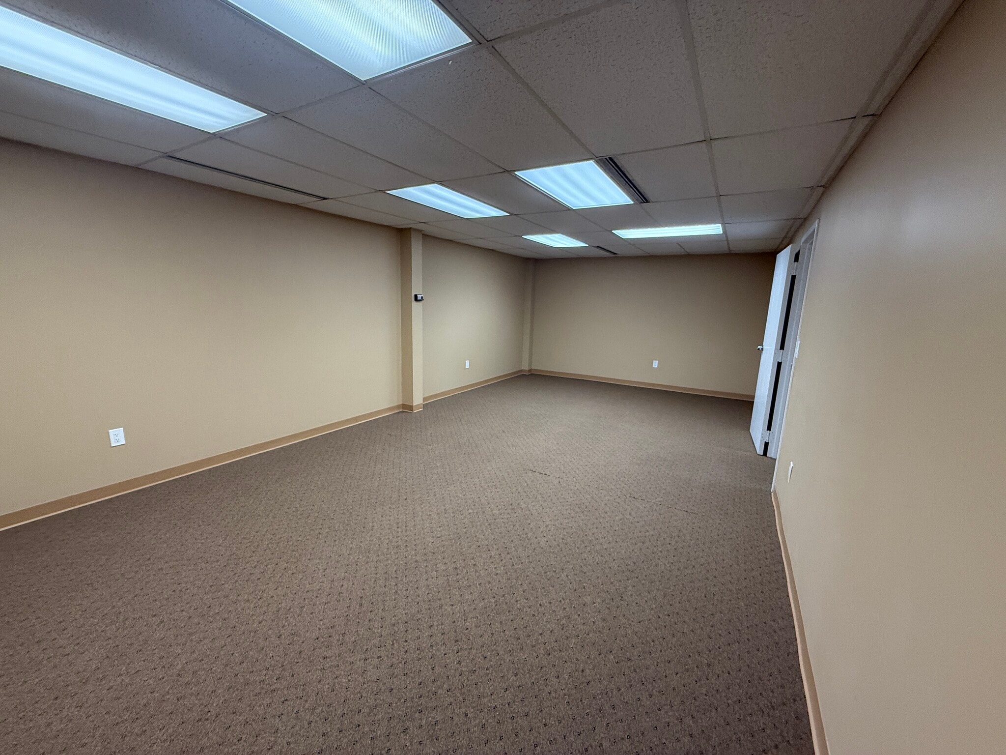 78 Eastern Blvd, Glastonbury, CT for lease Interior Photo- Image 1 of 3