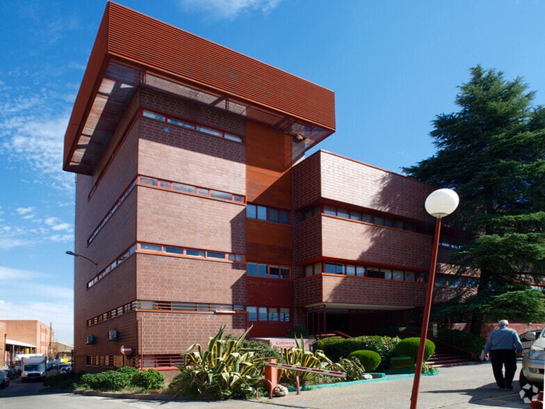 Calle Tierra de Barros, 2, Coslada, Madrid for lease - Building Photo - Image 2 of 2