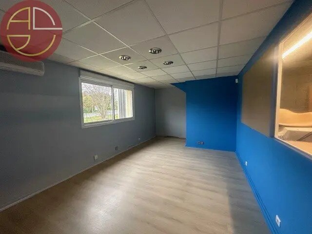 Retail in Launaguet for sale - Interior Photo - Image 2 of 8