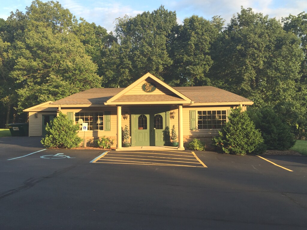 241 Rustic Lodge Rd, Indiana, PA for sale Primary Photo- Image 1 of 1