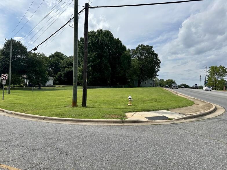 158 Lenoir-Rhyne Blvd, Hickory, NC for sale - Other - Image 2 of 3