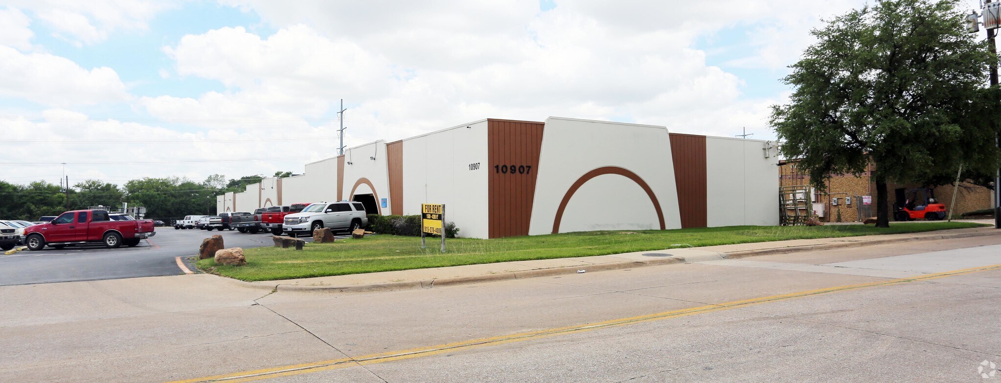 10907 Shady Trl, Dallas, TX for sale Primary Photo- Image 1 of 1