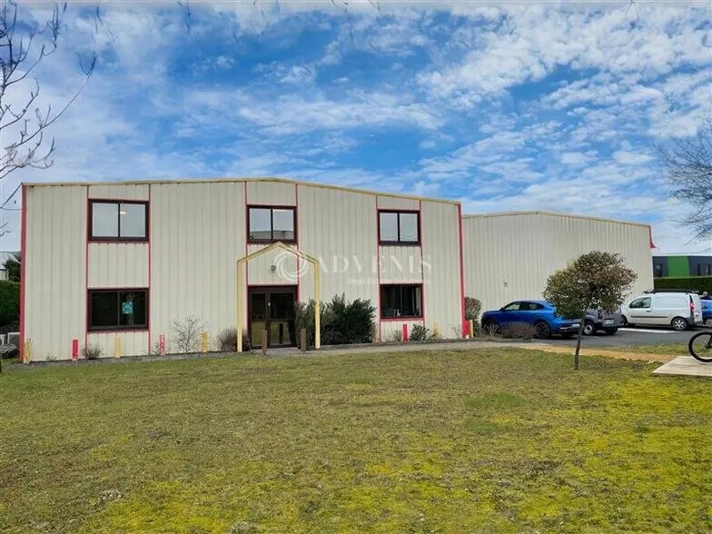 Flex in Olivet for lease - Building Photo - Image 1 of 12