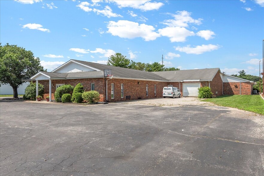 917 Clocktower Dr, Springfield, IL for sale - Building Photo - Image 1 of 1