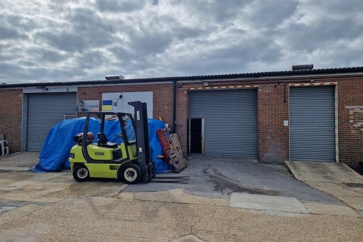 1-4 Claybank Rd, Portsmouth for sale - Primary Photo - Image 1 of 1