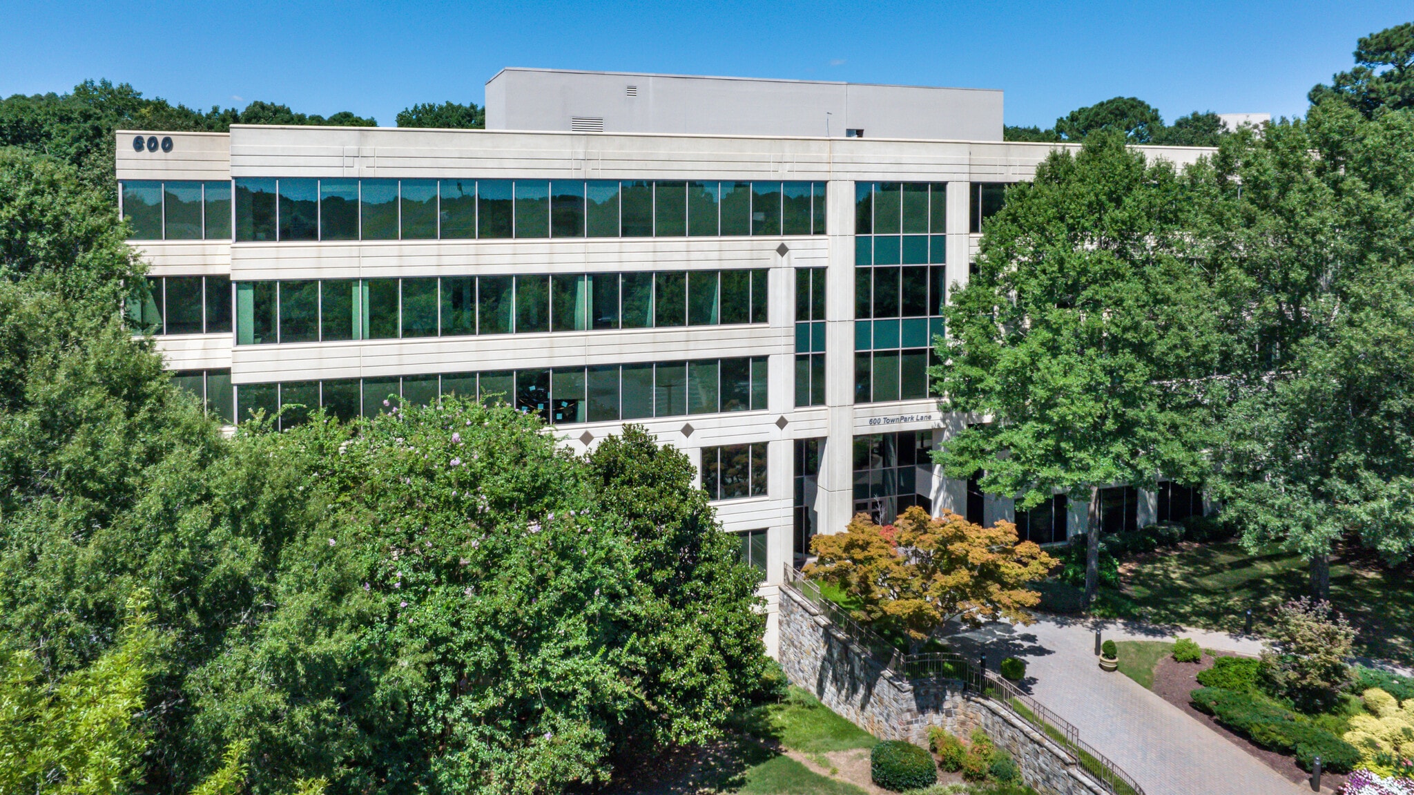 245 TownPark Dr, Kennesaw, GA for lease Building Photo- Image 1 of 26