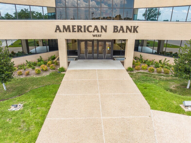 200 W Hwy 6, Waco, TX for lease - Building Photo - Image 2 of 8