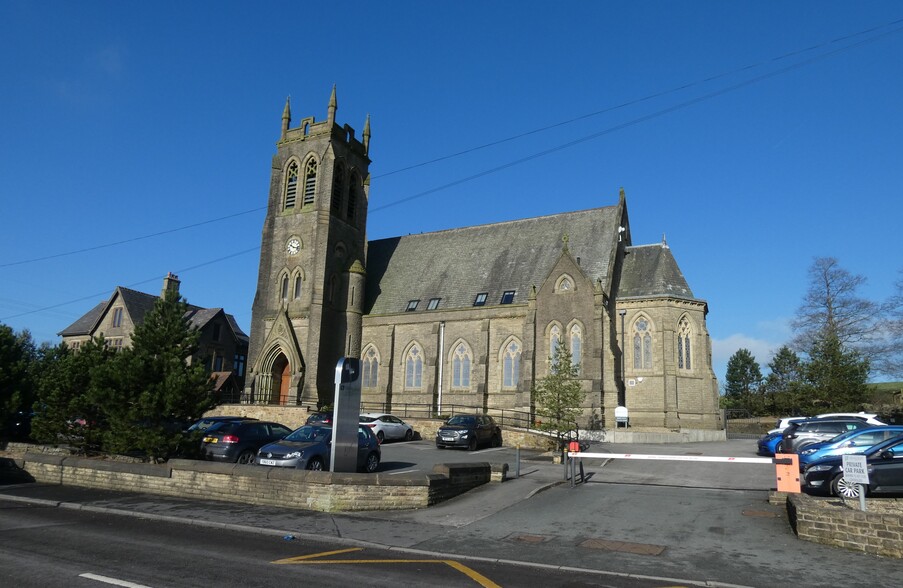 Huddersfield Rd, Oldham for sale - Building Photo - Image 1 of 19